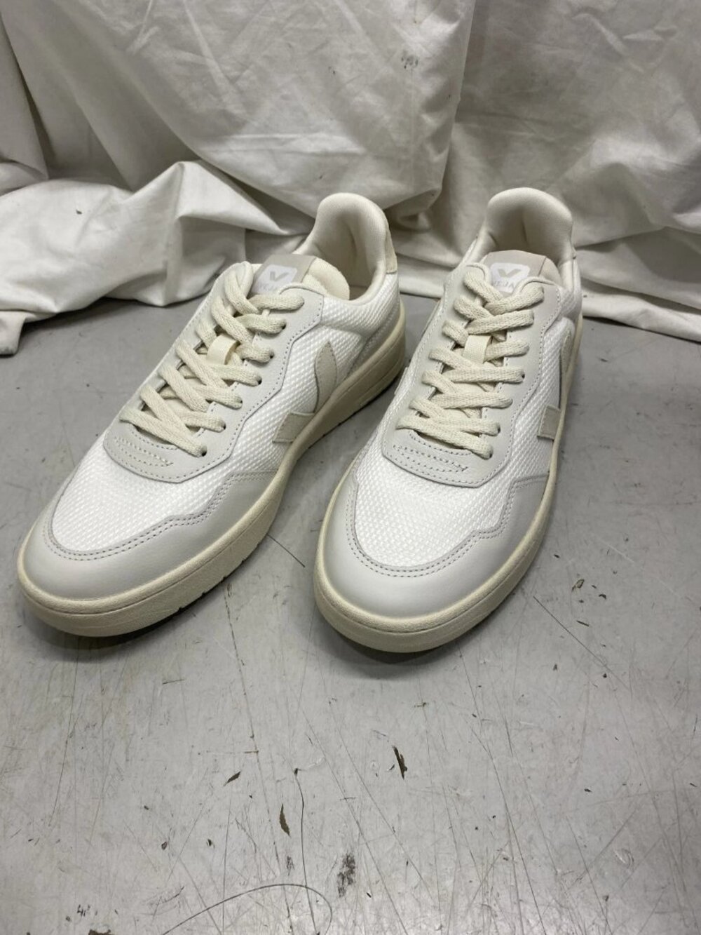 Veja V-90 B-Mesh Sneakers White - Picture 5 of 7